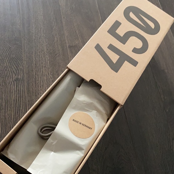 YEEZY 450 - BRAND NEW - Picture 5 of 6